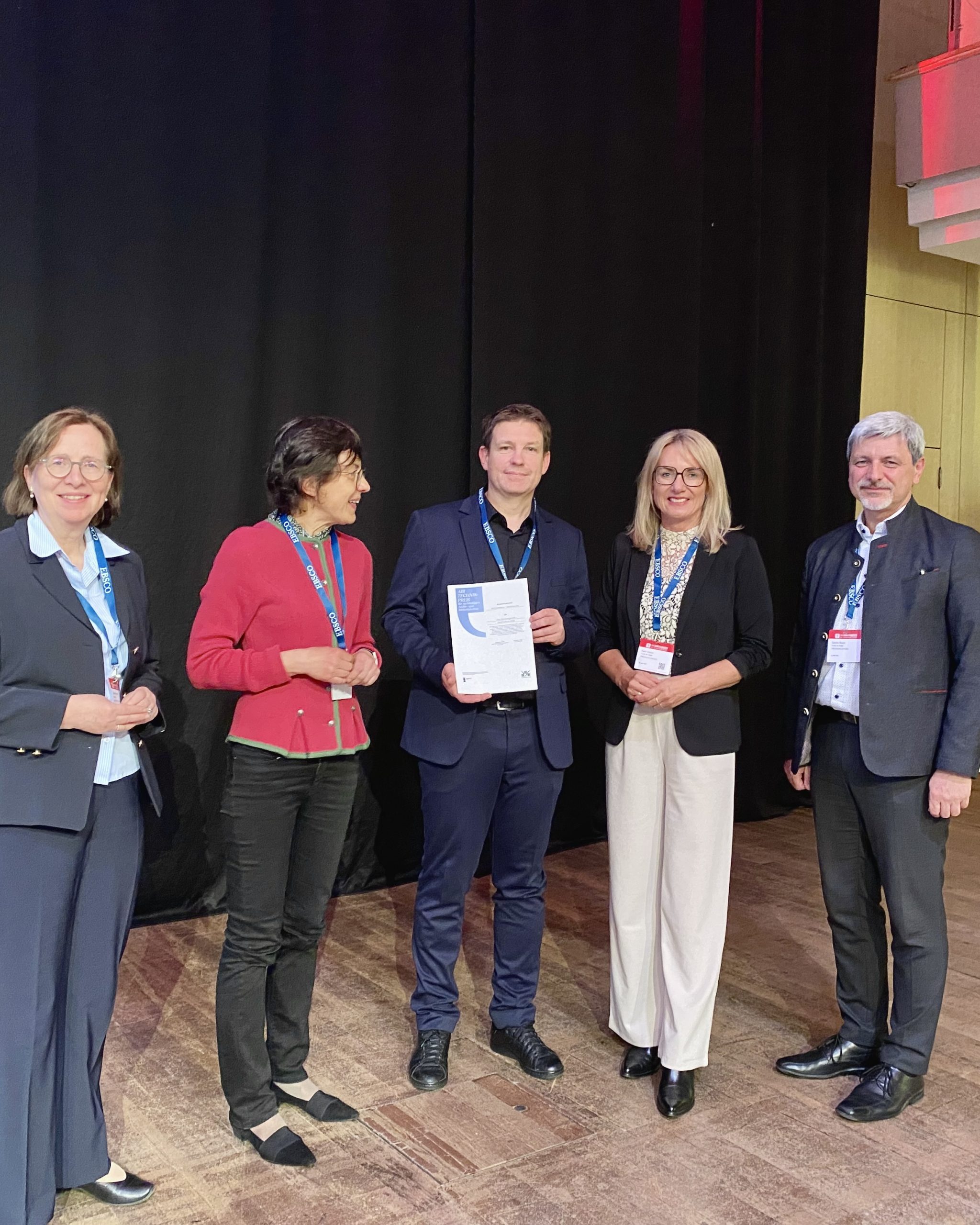 Preisverleihung des ABI Technik-Preises 2026 bei der BiblioCon 2026 mit Dr. Sommer, Generaldirektorin der Bayerischen Staatsbibliothek, Konstanze Söllner von der Universitätsbibliothek FAU Erlangen-Nürnberg sowie den Preisträgern Peter Hickl, Karin Stelzer und Sandro Bauer für das Projekt Altes Amtsgericht Furth im Wald.